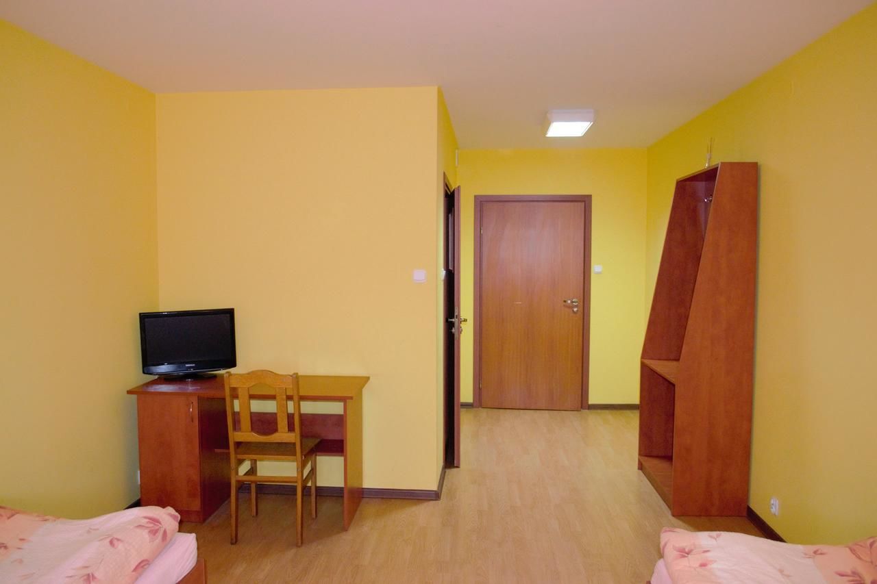 Отель Hotel i Restauracja Jaskolka Alojzów-18