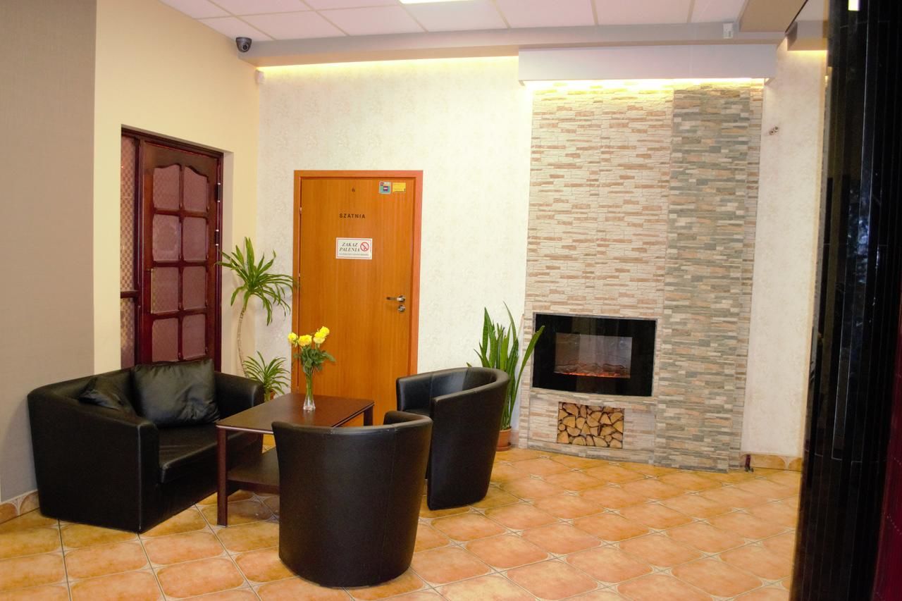 Отель Hotel i Restauracja Jaskolka Alojzów-10